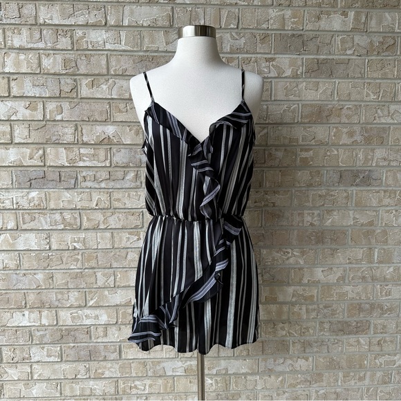BCBGeneration Striped Romper Size S 🌸 - Picture 6 of 16